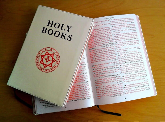 The Holy Books of the A∴A∴ : Including The Vision & the Voice : with Cross-References and a Critical Apparatus