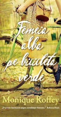 Femeia alba pe bicicleta verde