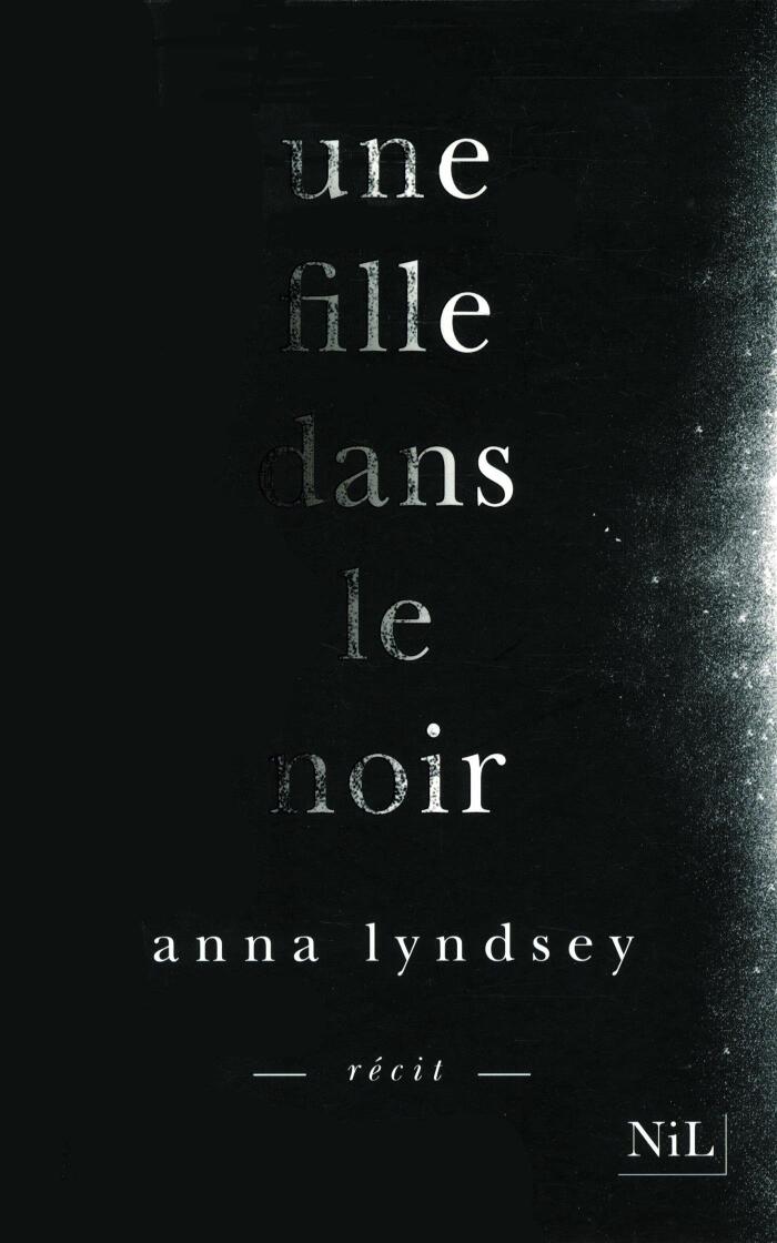 Une fille dans le noir