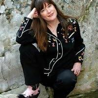 Holly George-Warren