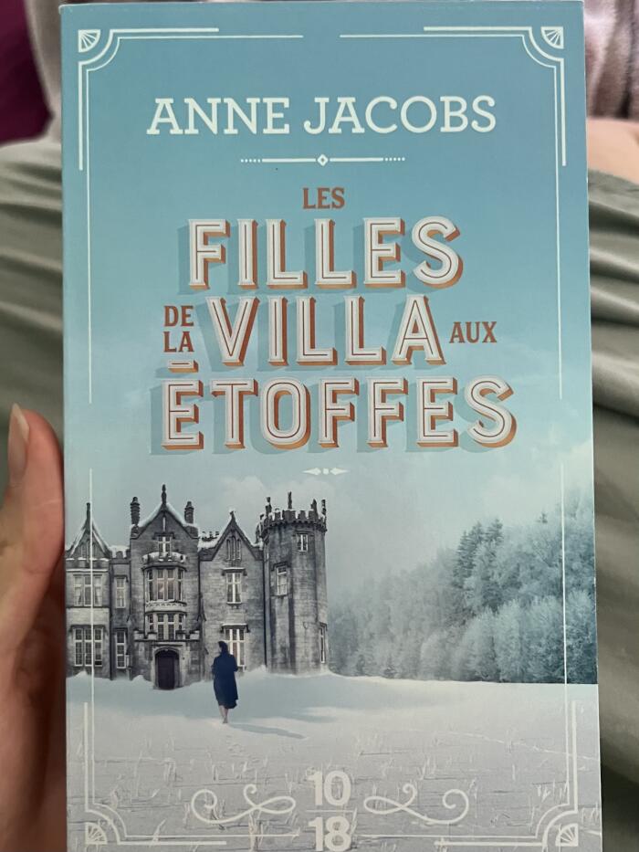 Les filles de la villa aux étoffes