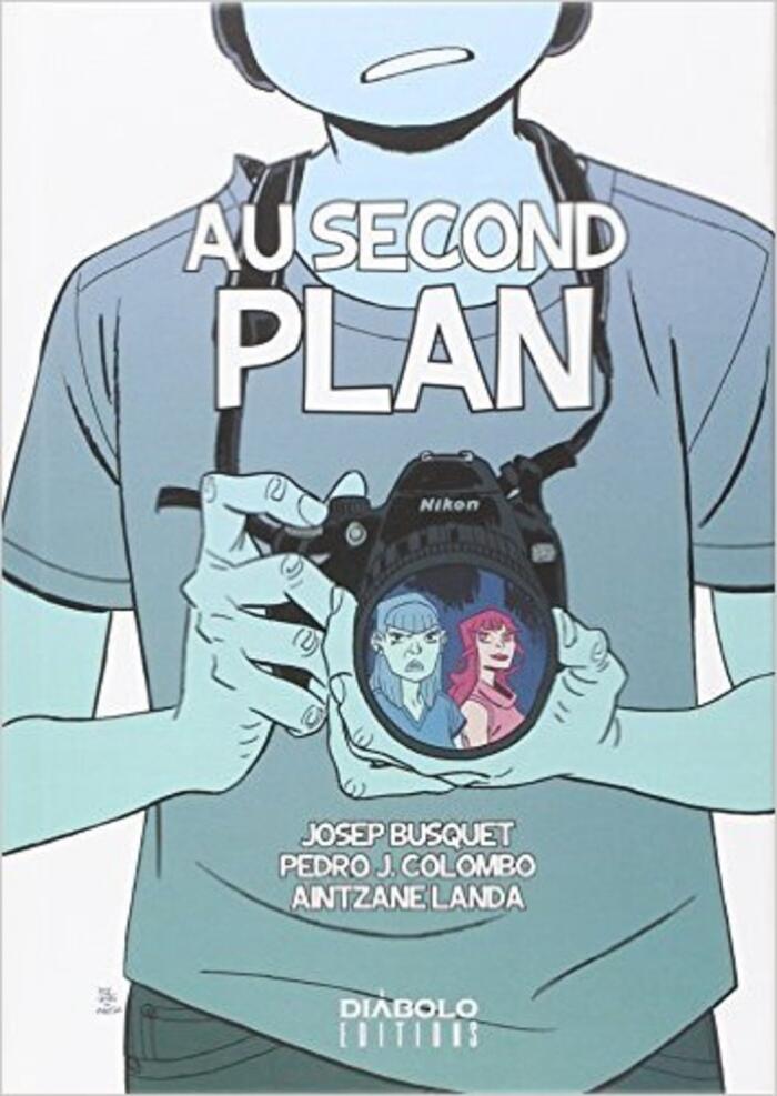 Au second plan