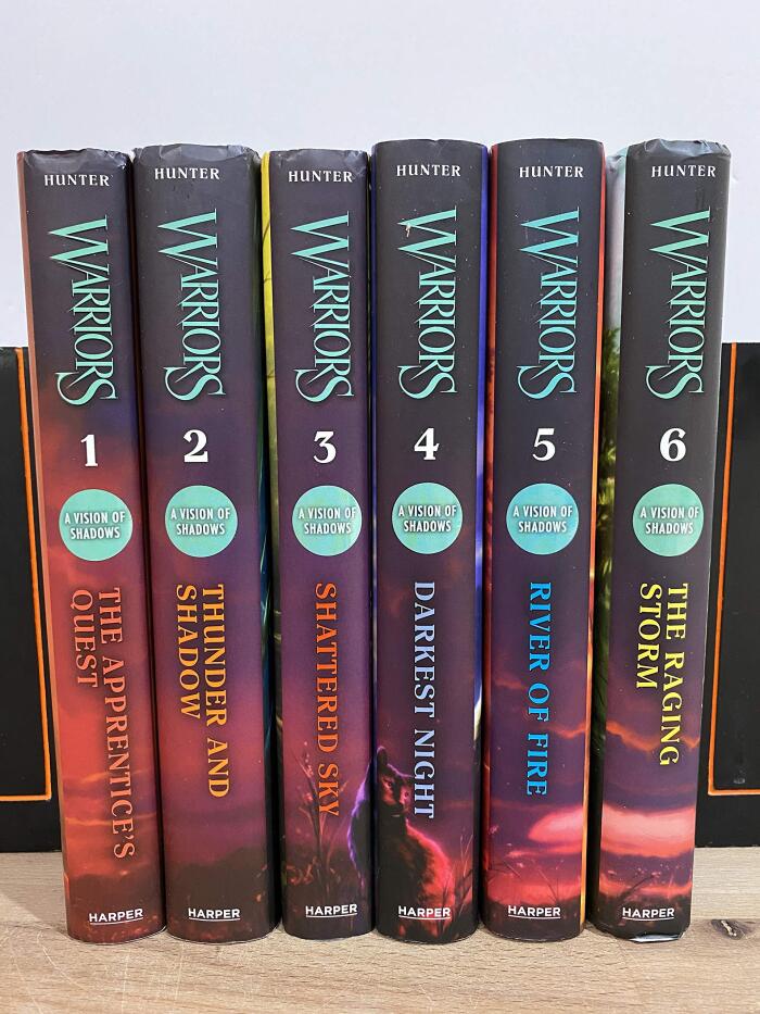 Warriors: A Vision of Shadows Box Set: Volumes 1 to 6 Hardcover