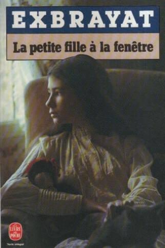 La petite fille a la fenêtre