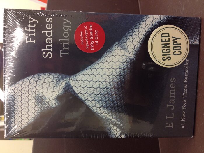 Fifty Shades Trilogy: Fifty Shades of Grey, Fifty Shades Darker, Fifty Shades Freed 3-volume Boxed Set