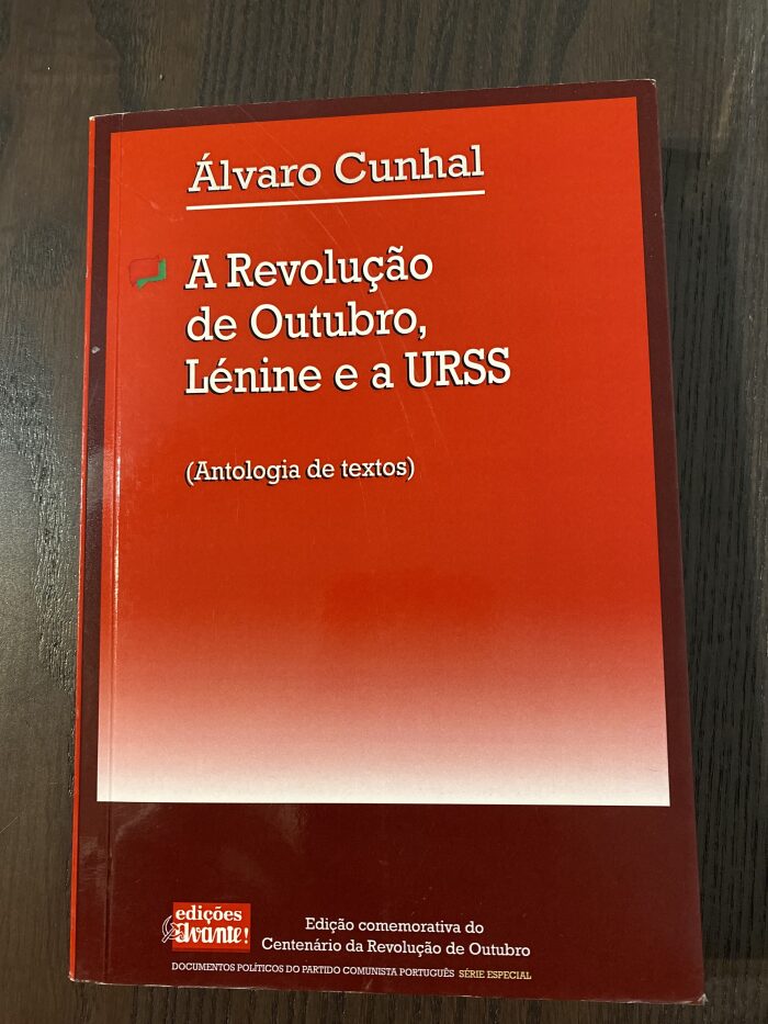 A Revolução de Outubro, Lénine e a URSS