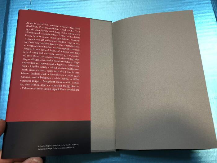 ... és vér folyt a Dunán... / Hungarian edition of When the Danube Ran Red