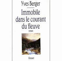 Immobile dans le courant du fleuve